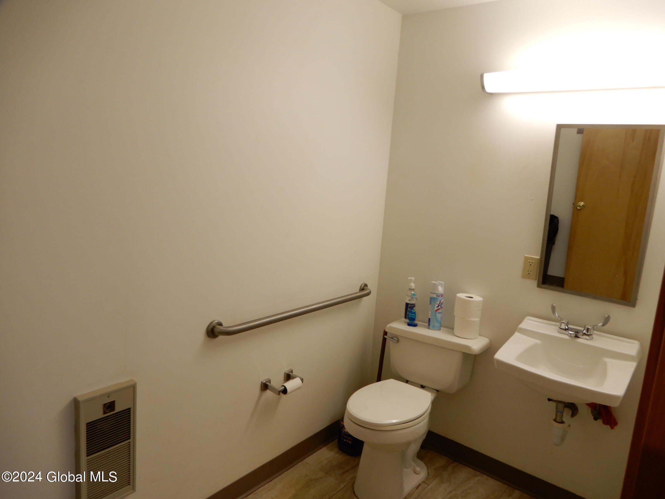 689-691 Hoosick Road Brunswick, NY 12180 - Photo 56 of 68 DSCN9843