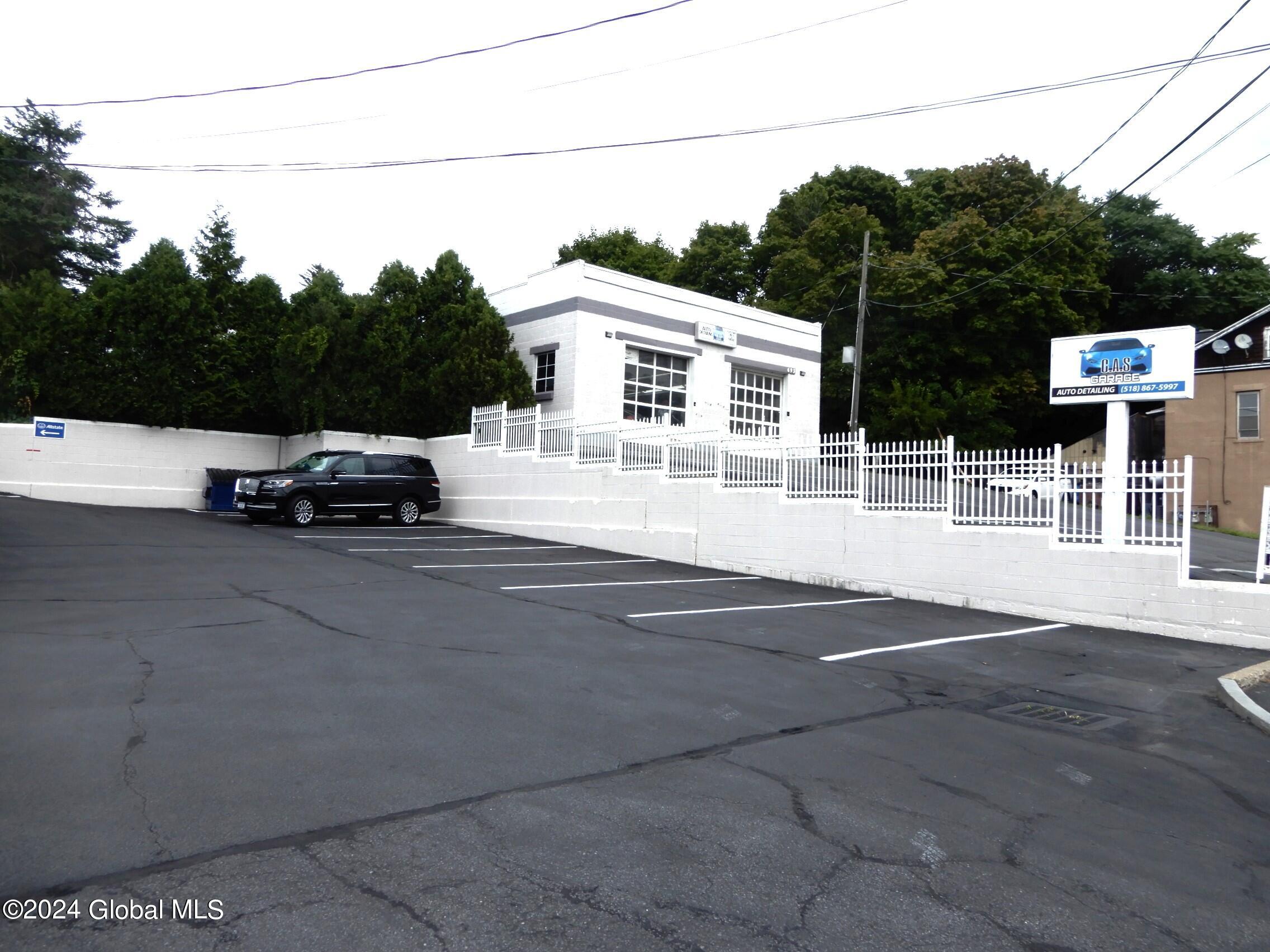 689-691 Hoosick Road Brunswick, NY 12180 - Photo 6 of 68 DSCN9789
