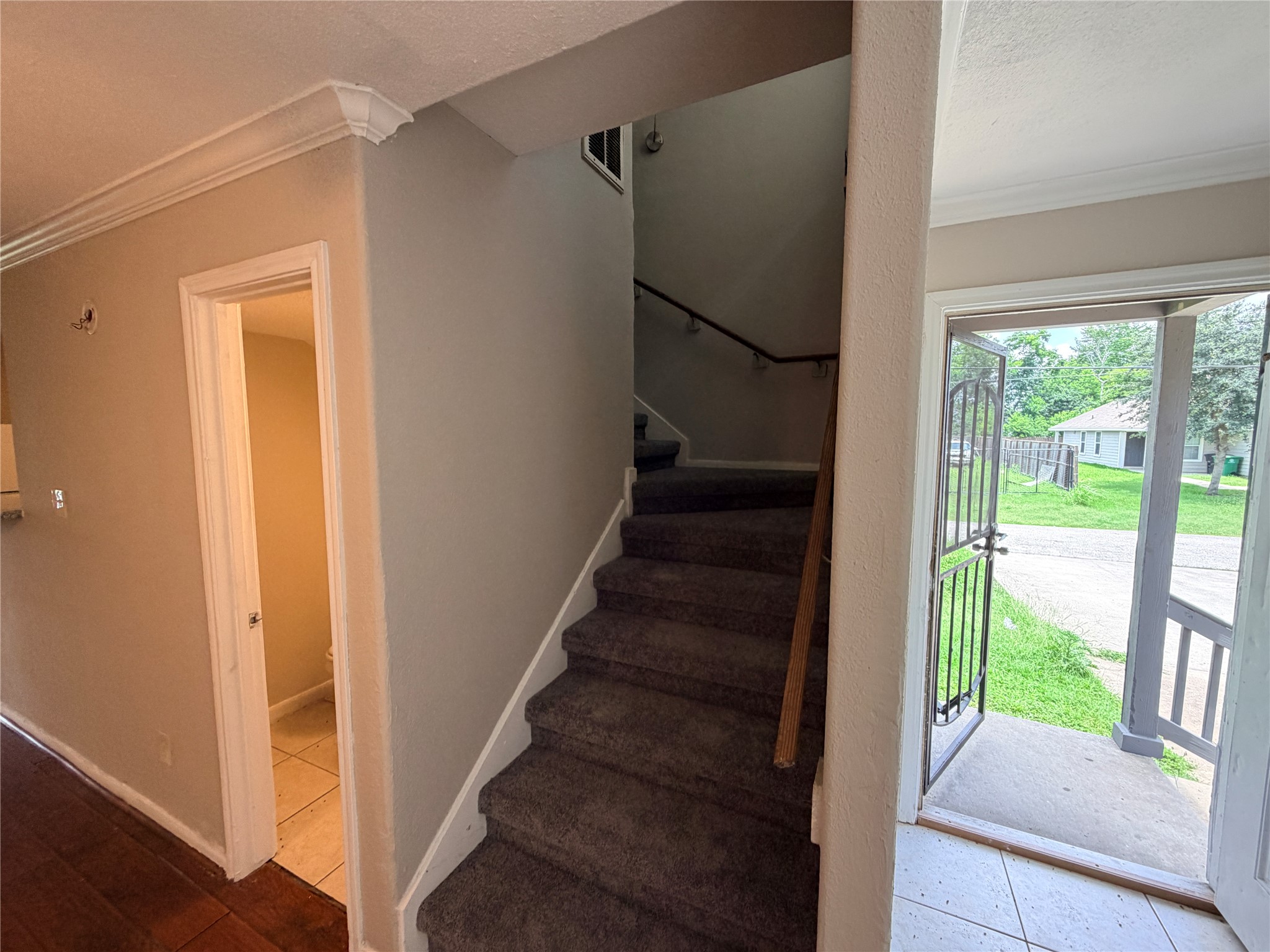 5408 Groveton Street, Unit B Houston, TX 77033 - Photo 4 of 15