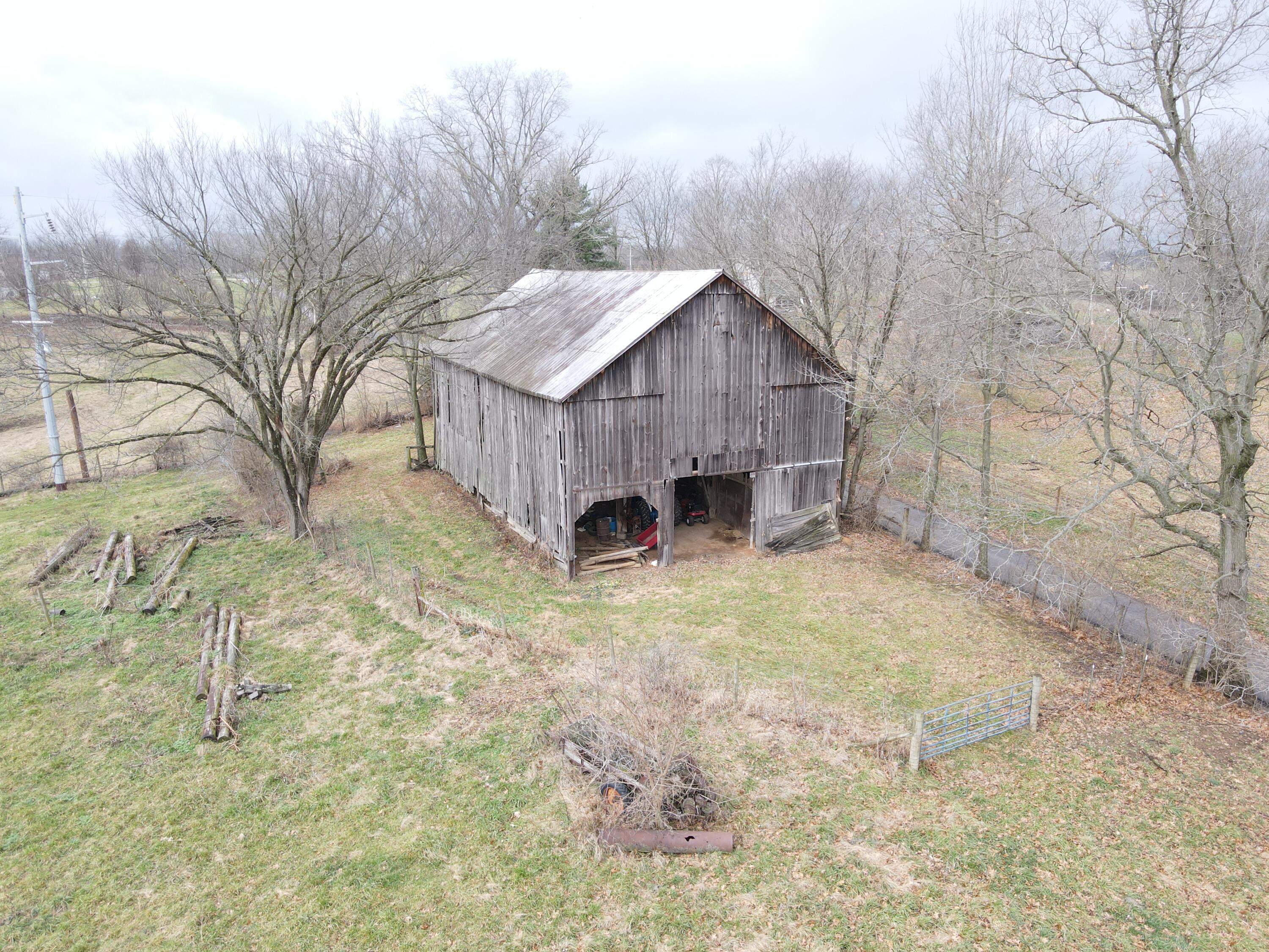 433 Lake Road Cynthiana, KY 41031 - Photo 4 of 9 Barn -1
