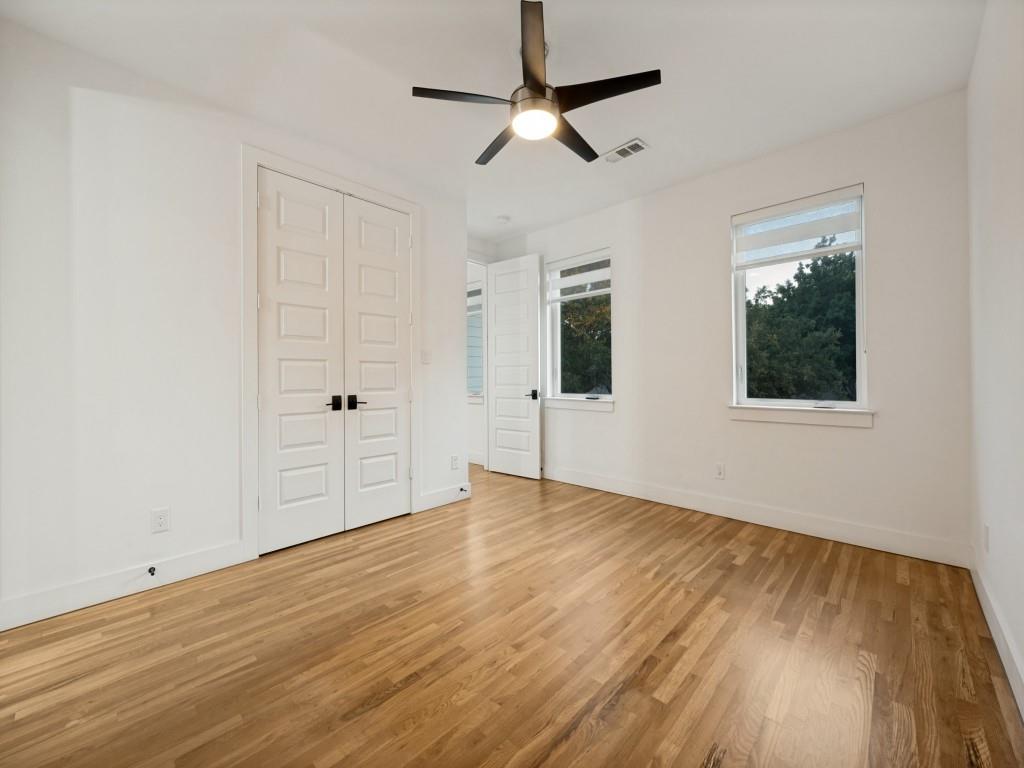 566 Hambrick Road Dallas, TX 75218 - Photo 21 of 25 Gallery Image 21