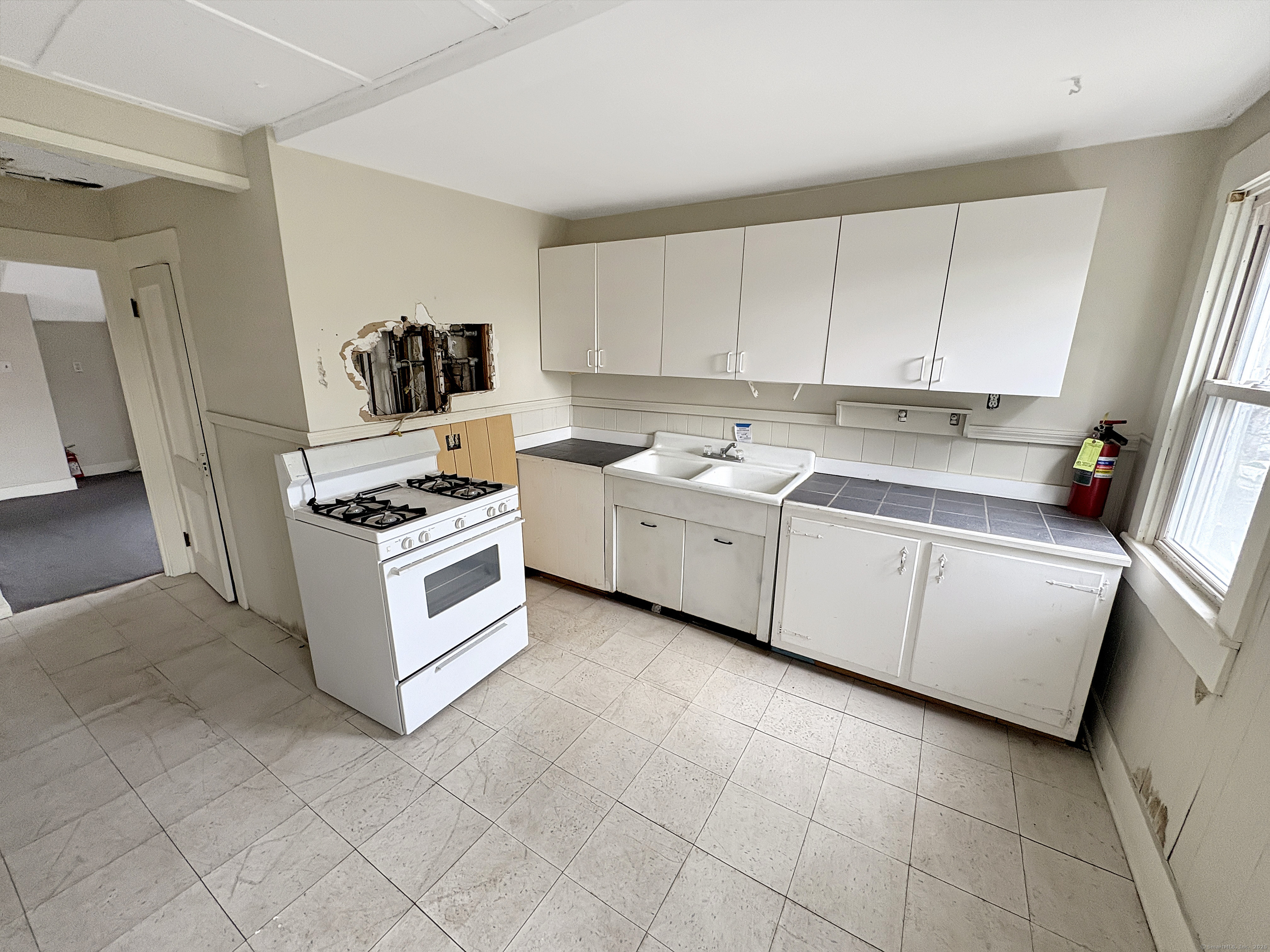 22 Helen Street Hamden, CT 06514 - Photo 20 of 30