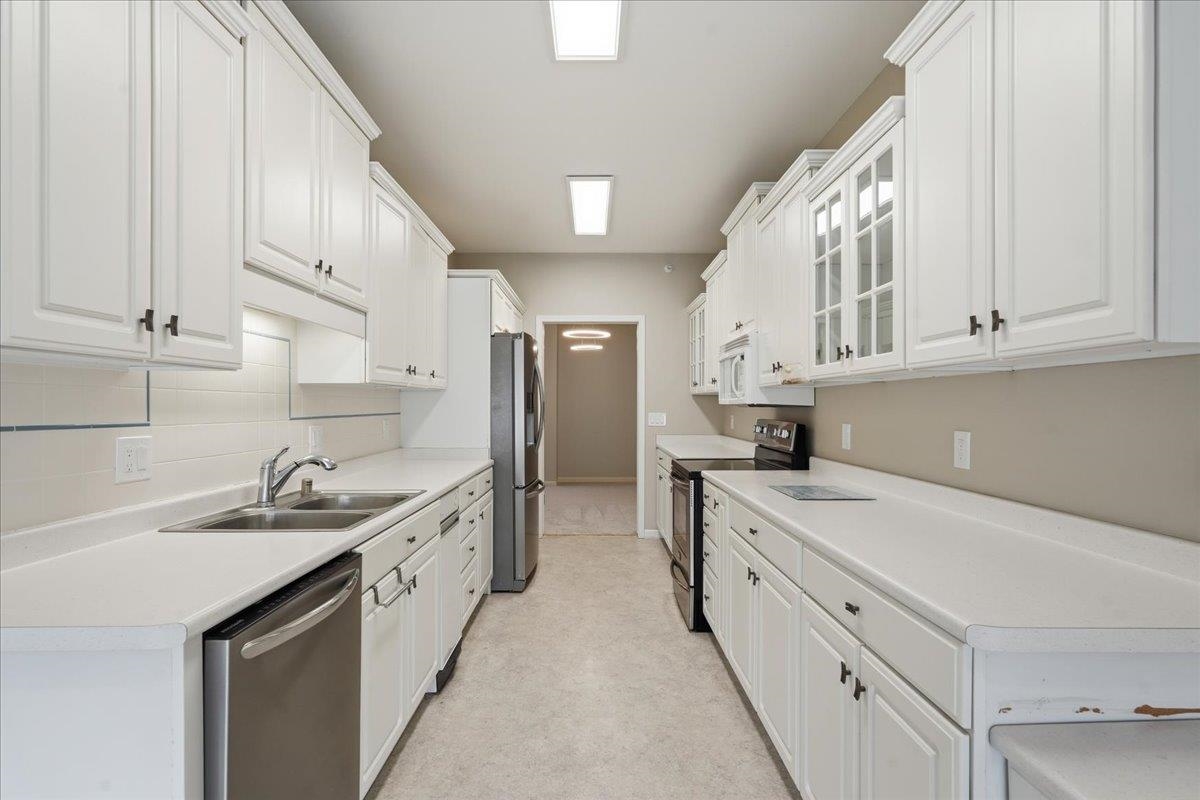 99 Golf, Unit H Madison, WI 53704 - Photo 17 of 43