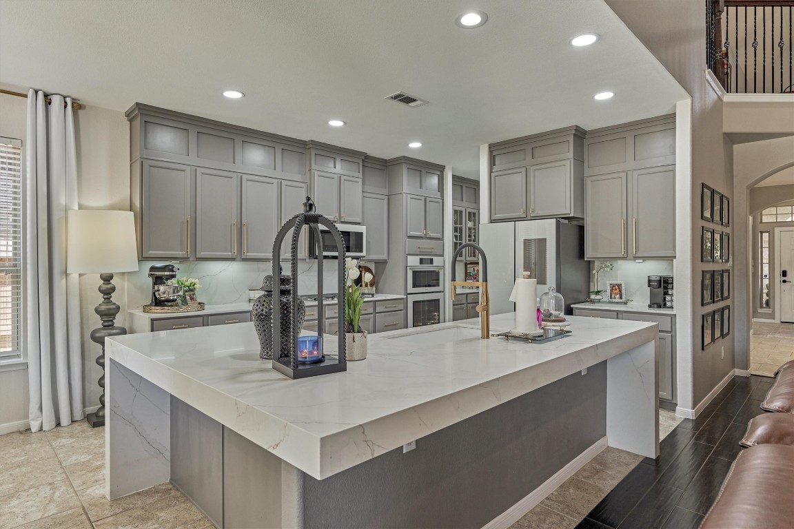 226 Hampton Glen Road Montgomery, TX 77356 - Photo 8 of 48