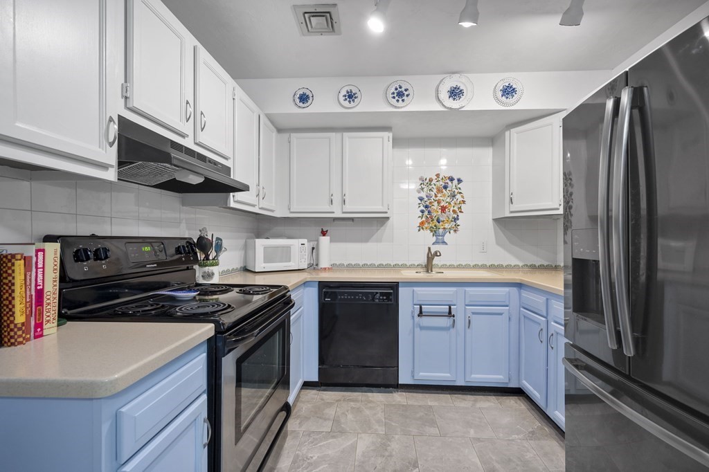 4 Duck Pond Road, Unit 213 Beverly, MA 01915 - Photo 20 of 27 Gallery Image 20