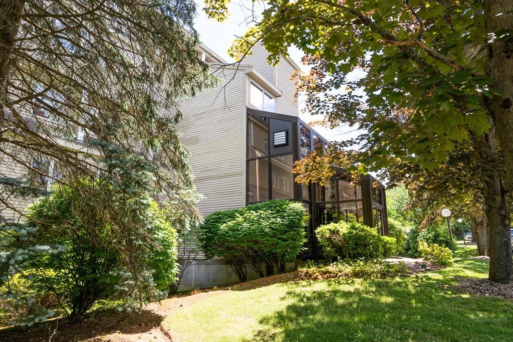 4 Duck Pond Road, Unit 213 Beverly, MA 01915 - Photo 2 of 27 Gallery Image 2