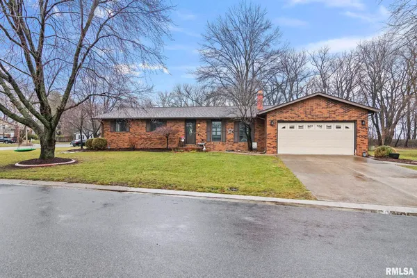 $295,000 | 33 Sarah Avenue, Springfield, IL 62703