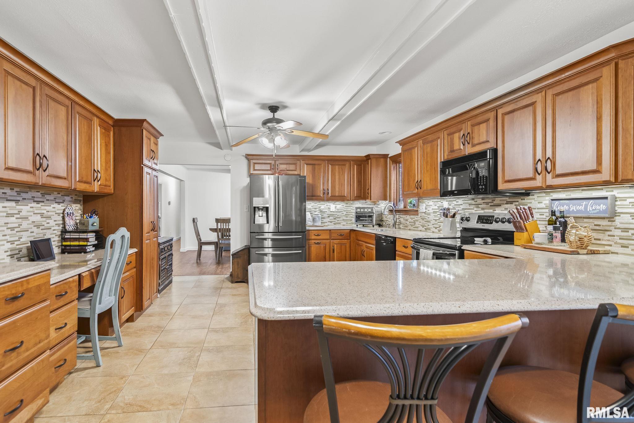 33 Sarah Avenue Springfield, IL 62703 - Photo 14 of 41