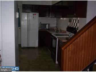 306 Deerfield Road Newark, DE 19713 - Photo 2 of 11 Kitchen