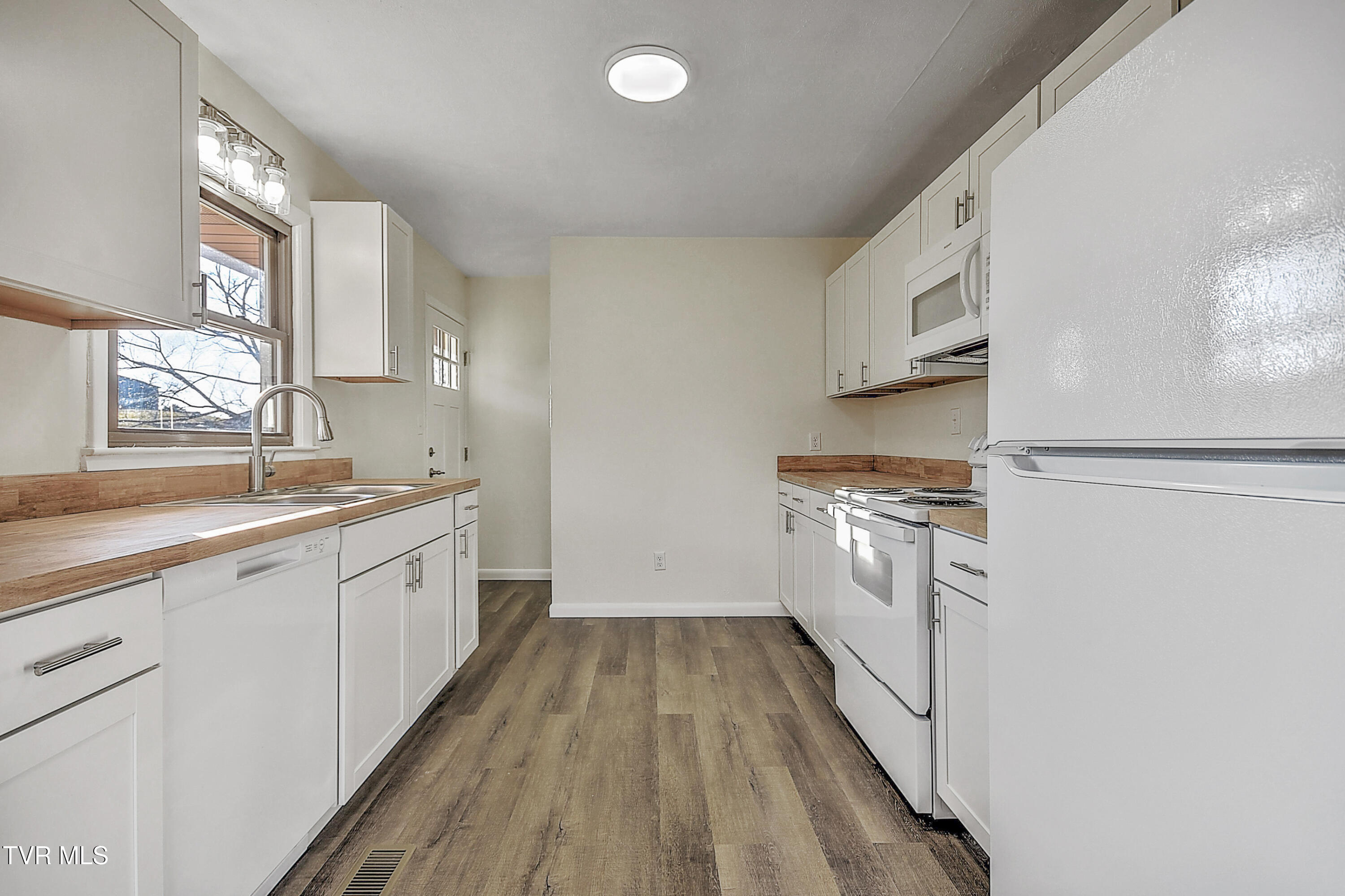 535 Debusk Road Greeneville, TN 37743 - Photo 13 of 40 535 Debusk CP-14