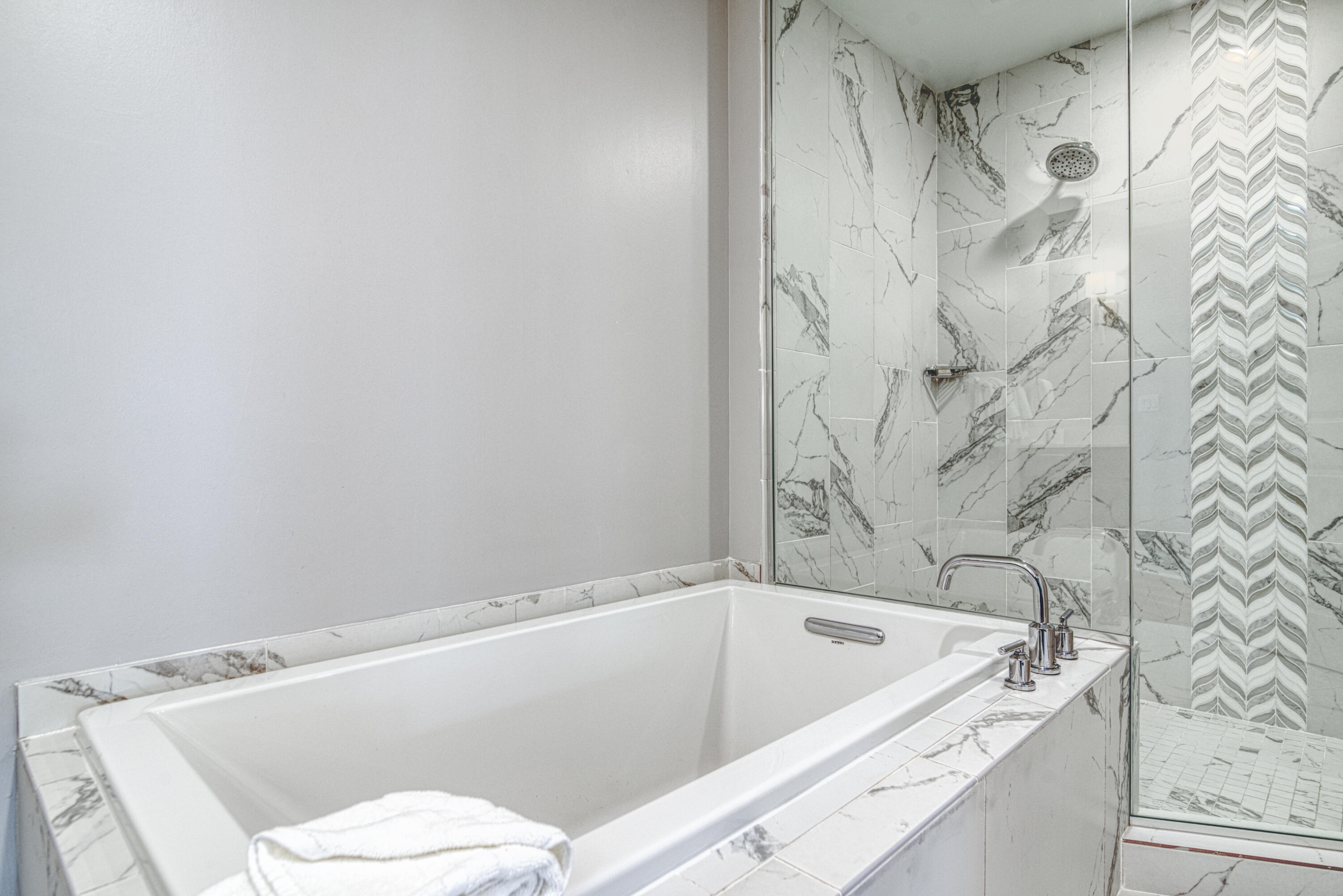 9000 Heron Walk Drive, Unit 3104 Miramar Beach, FL 32550 - Photo 23 of 45 a bathroom with a bathtub and toilet