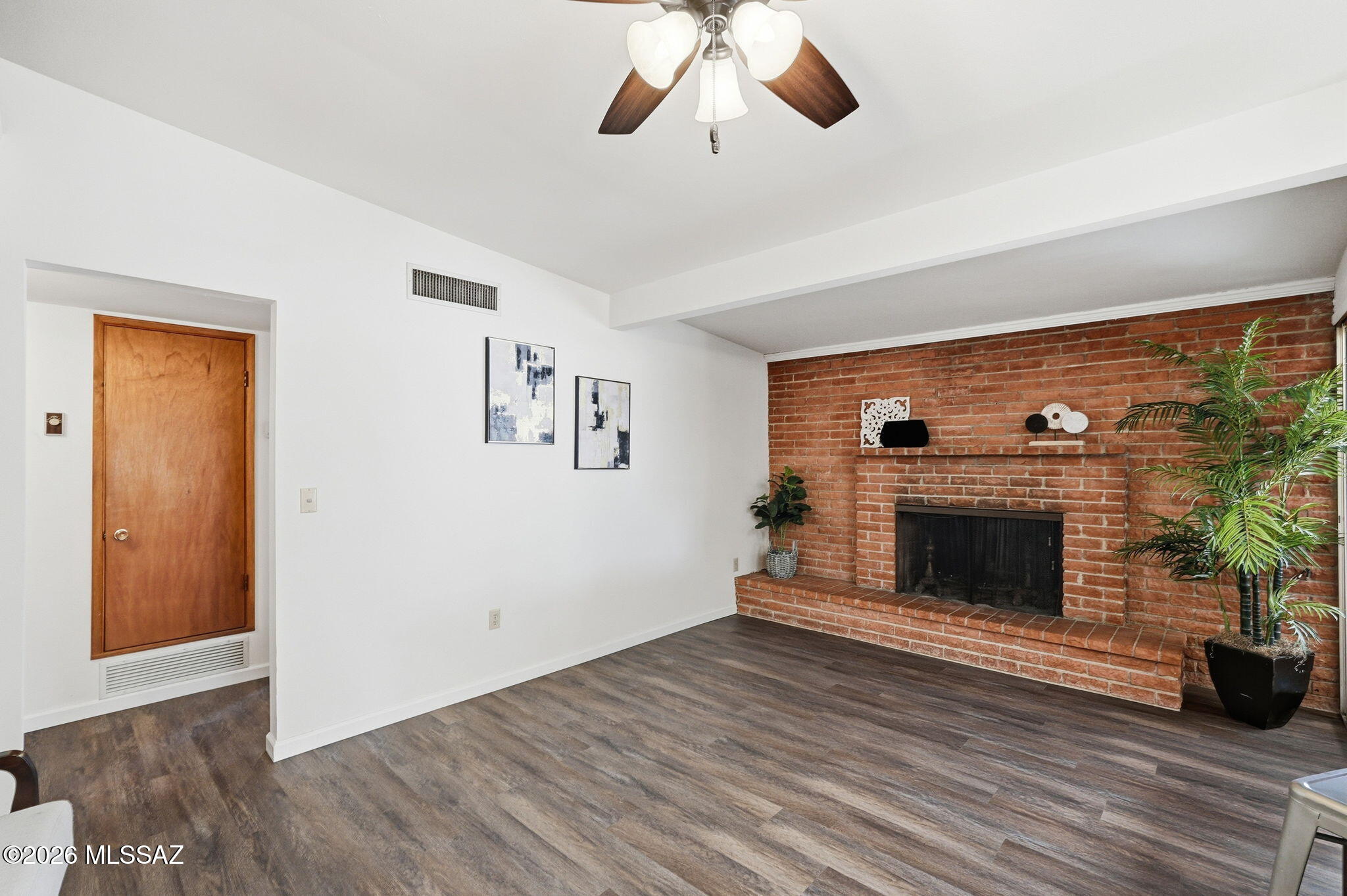 8812 East Mcclellan Street Tucson, AZ 85710 - Photo 19 of 42 Family Room