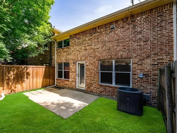$2,250 | 10116 Wake Bridge Drive, Frisco, TX 75035