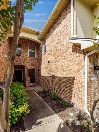 $2,250 | 10116 Wake Bridge Drive, Frisco, TX 75035