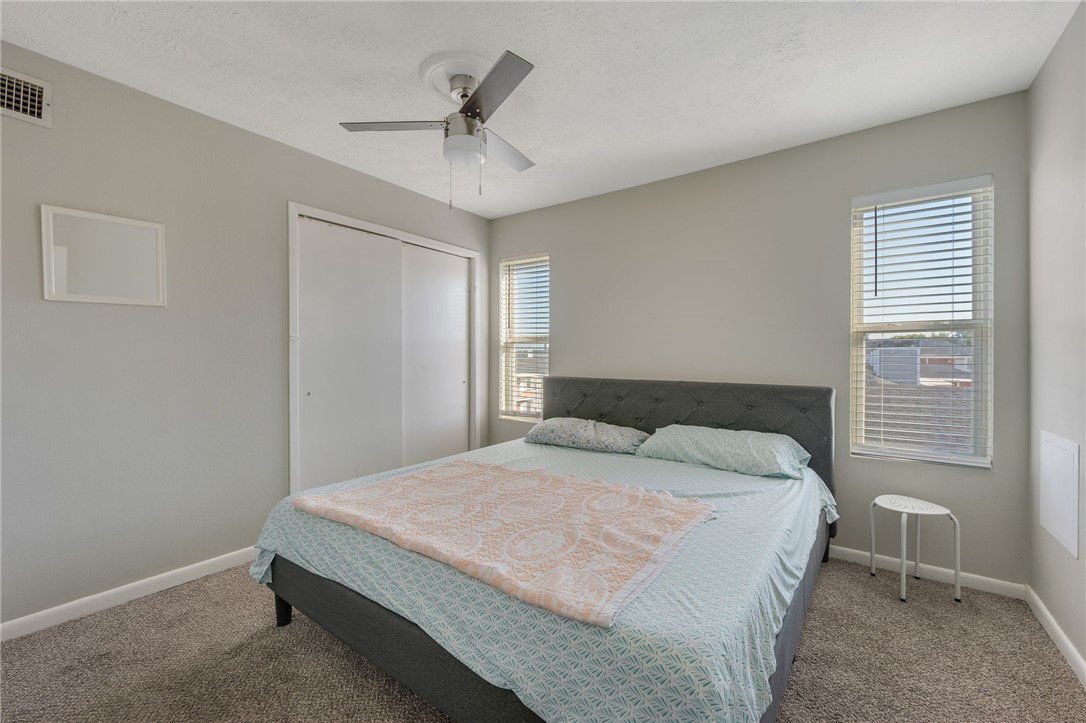 4441 Old College Road, Unit 7202 Bryan, TX 77801 - Photo 6 of 12 Bedroom 1