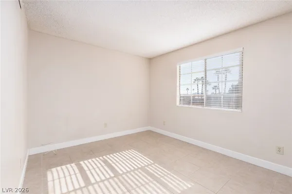 $1,000 | 2674 Bryandouglas Drive, Unit B, Las Vegas, NV 89121
