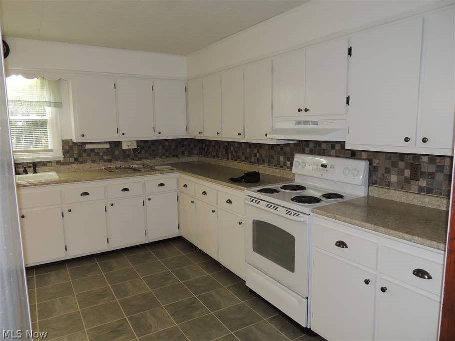 19619 Thompson Ridge Road Laurelville, OH 43135 - Photo 30 of 34 All appliances are included in this spacious kitchen