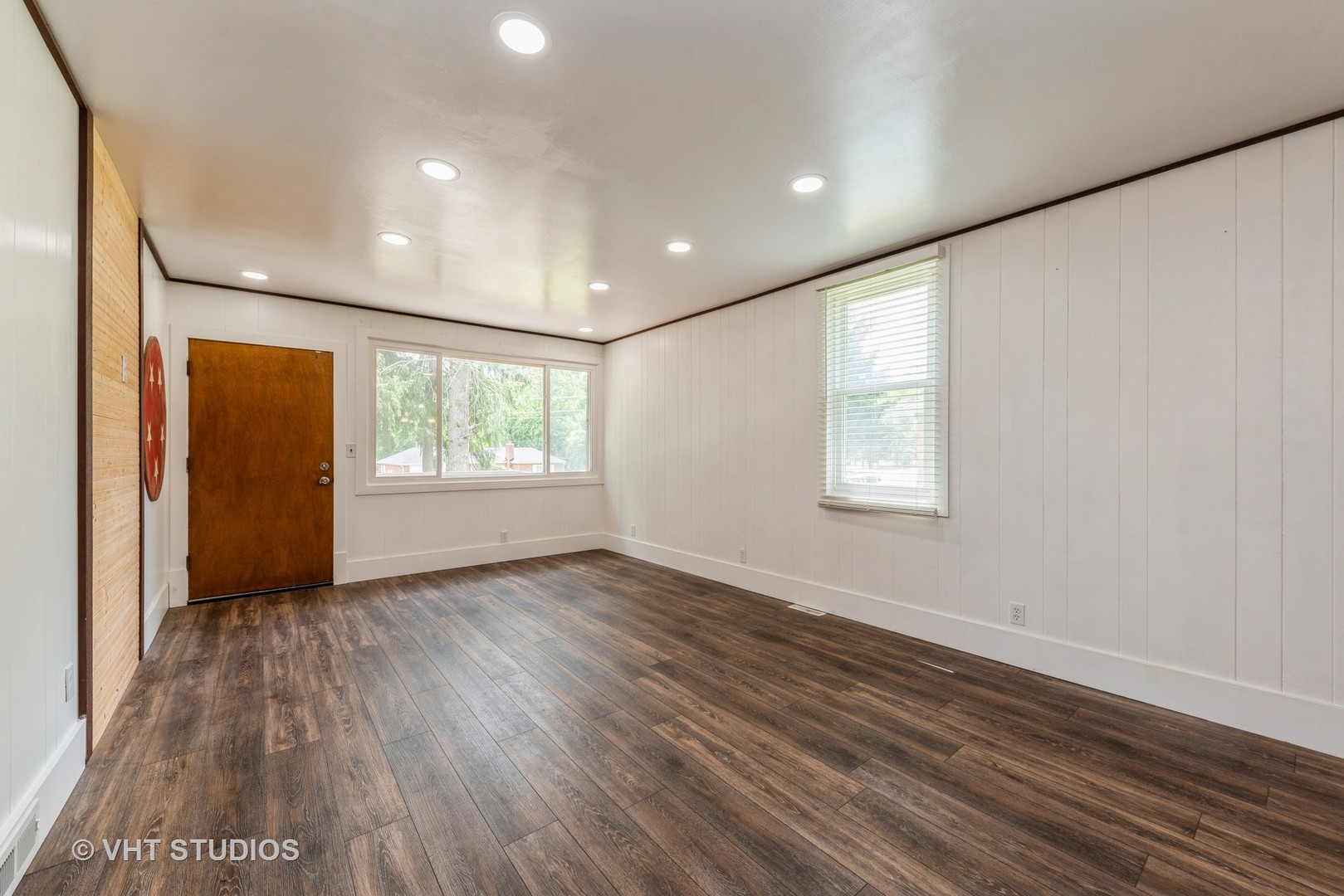 110 Harding Avenue Fox River Grove, IL 60021 - Photo 2 of 17 Gallery Image 2
