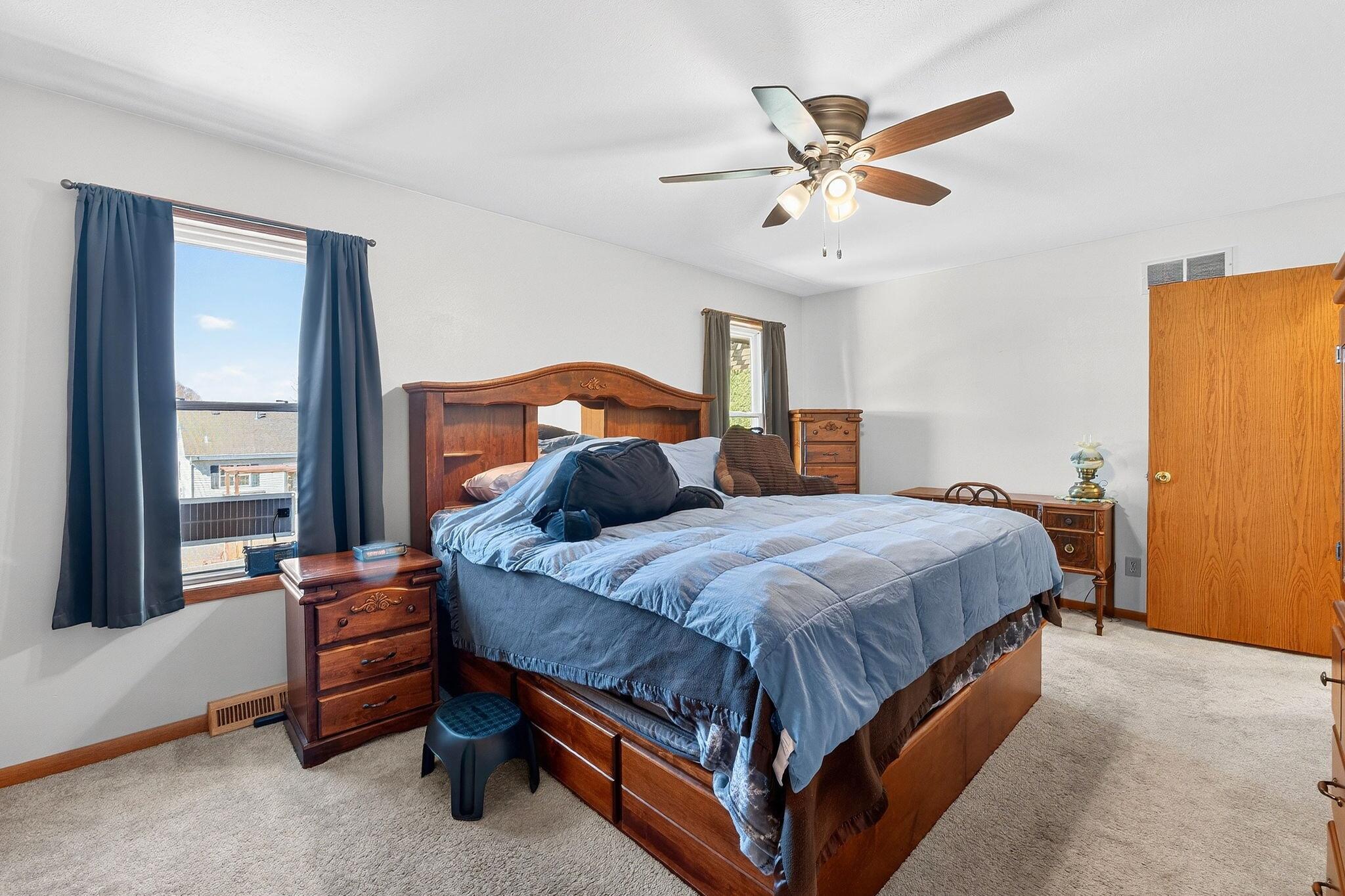 804 Fieldstone Way Watertown, WI 53094 - Photo 12 of 32 Primary Bedroom