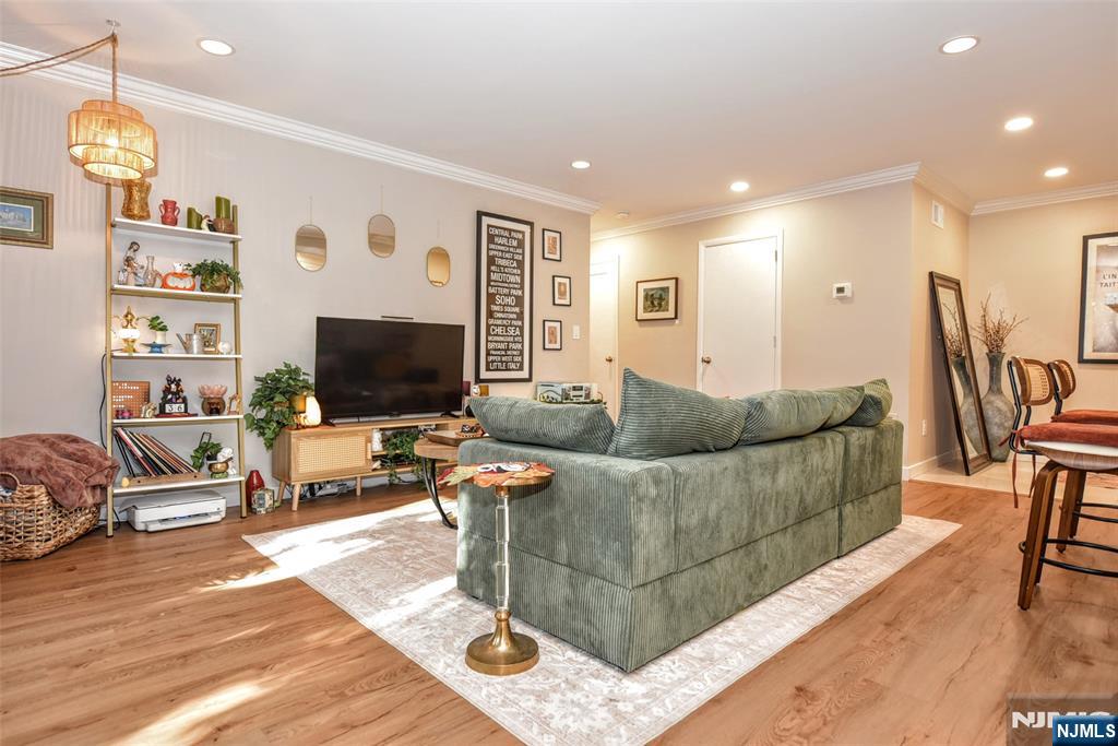 3221 Hilltop Road Mahwah, NJ 07430 - Photo 10 of 24 Gallery Image 10