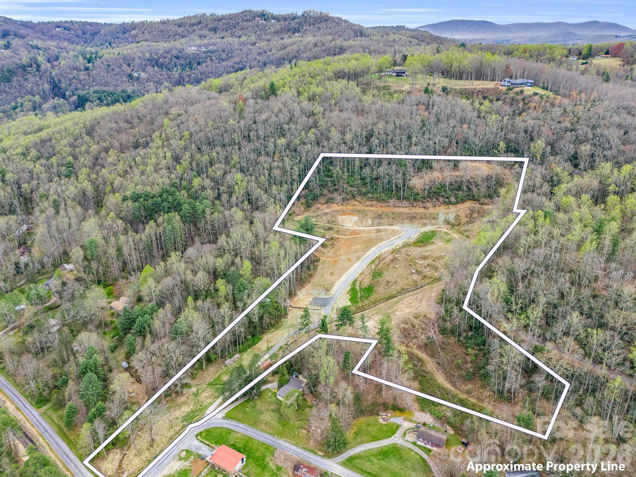97 Yale Road Hendersonville, NC 28739 - Photo 6 of 48 Gallery Image 6