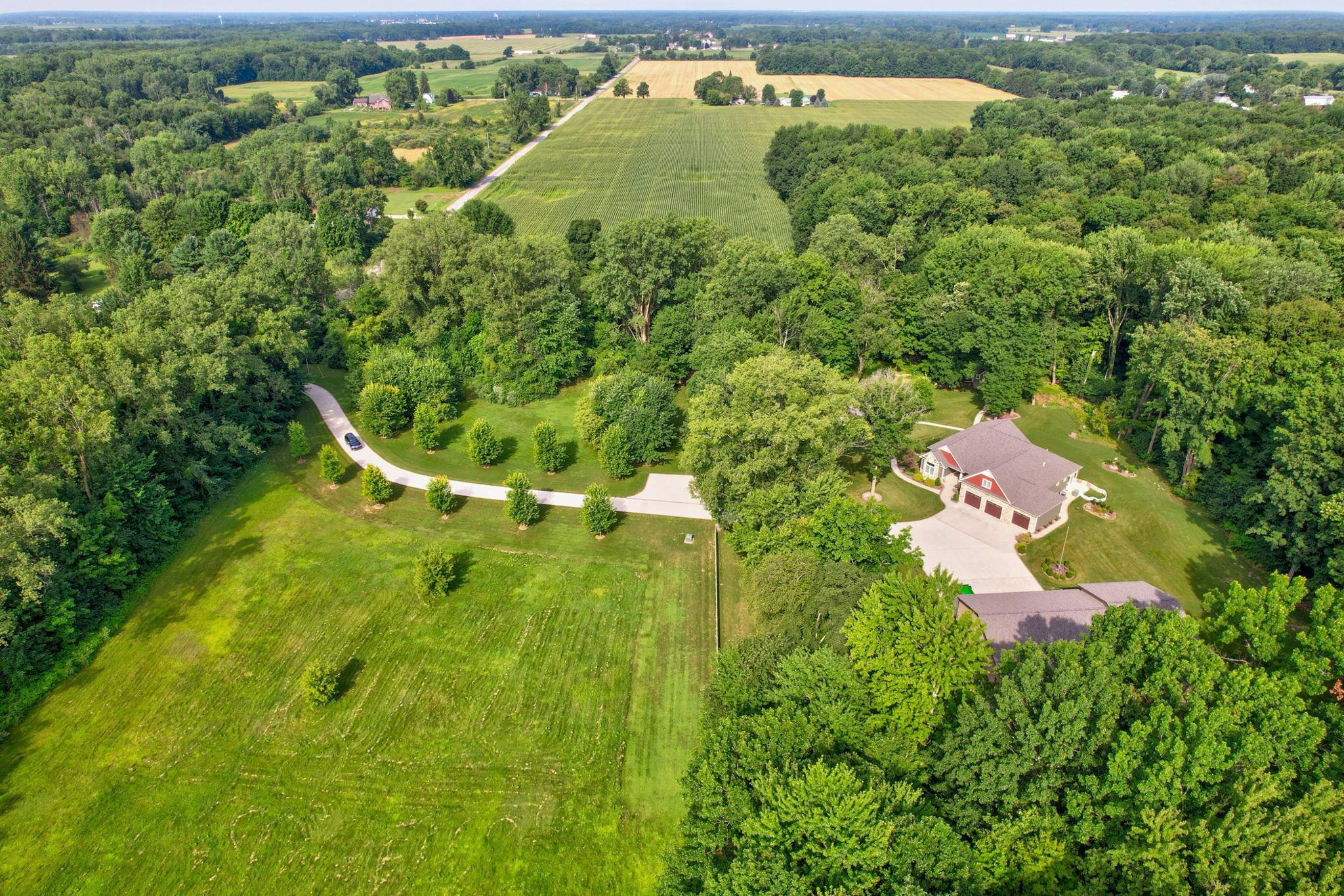 12401 Canada Road Birch Run, MI 48415 - Photo 3 of 99 50191504-23e04d5b-316c-4f70-9519-649d346644b7.JPG