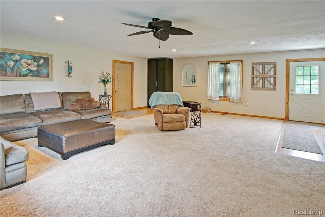 7685 Taft Road Romeo, MI 48065 - Photo 12 of 39 DSC05217_8_9.jpg