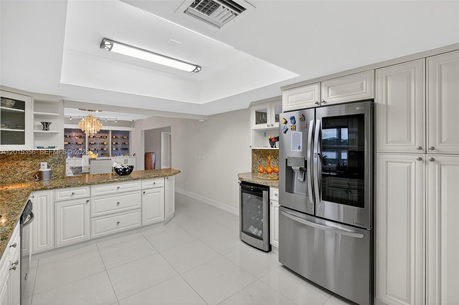 9261 Southwest 88th Street Miami, FL 33173 - Photo 13 of 55