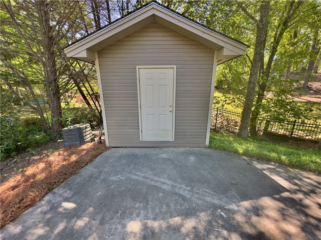 1387 Lake Hills Road Auburn, AL 36830 - Photo 9 of 25 Gallery Image 9