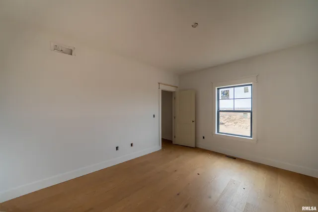 $459,000 | 1319 West Hillcrest Drive, Chillicothe, IL 61523