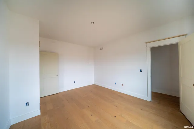 $459,000 | 1319 West Hillcrest Drive, Chillicothe, IL 61523