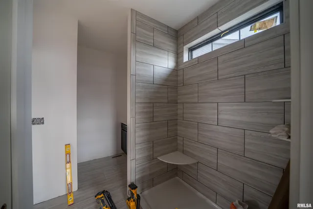 $459,000 | 1319 West Hillcrest Drive, Chillicothe, IL 61523