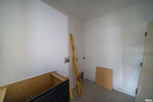 $459,000 | 1319 West Hillcrest Drive, Chillicothe, IL 61523