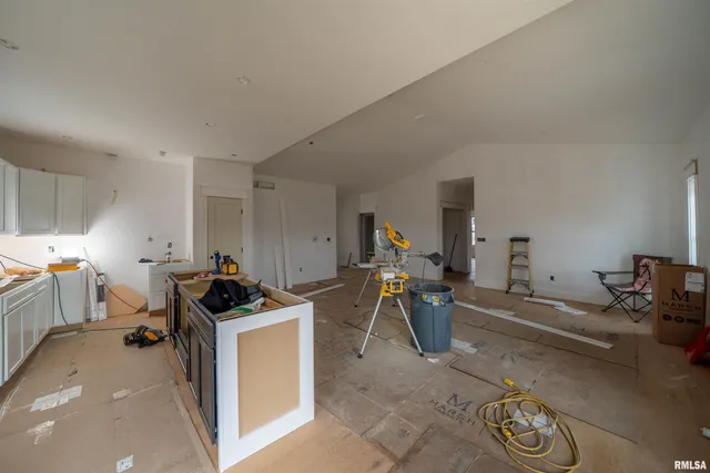 $459,000 | 1319 West Hillcrest Drive, Chillicothe, IL 61523