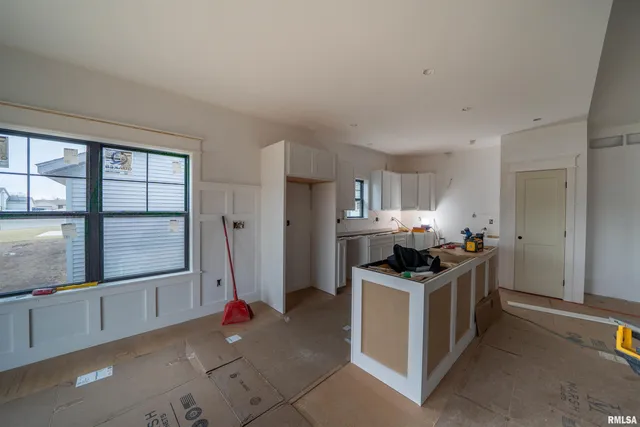 $459,000 | 1319 West Hillcrest Drive, Chillicothe, IL 61523