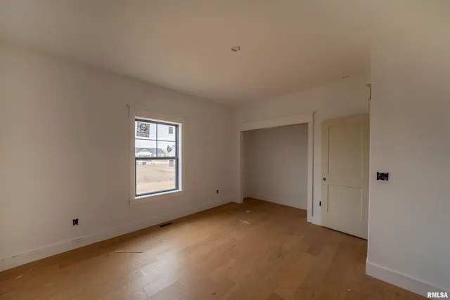 $459,000 | 1319 West Hillcrest Drive, Chillicothe, IL 61523