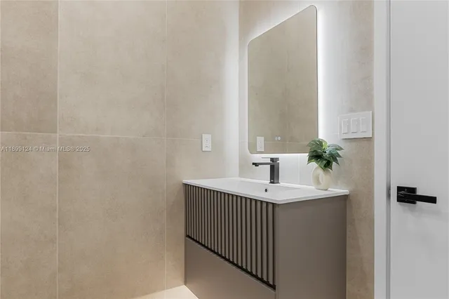 $1,599,000 | 2823 Southwest 23rd Terrace, Unit 2823, Miami, FL 33145