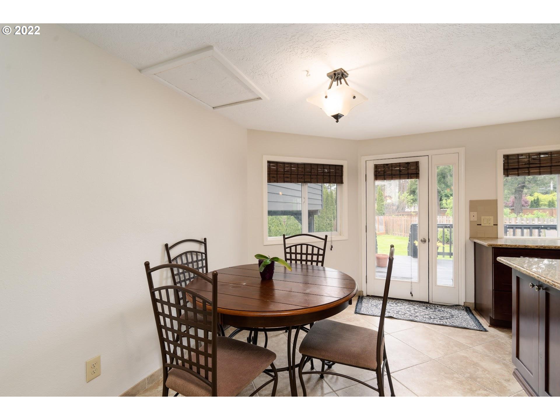7580 Southwest Erica Place Beaverton, OR 97008 - Photo 12 of 32 Kitchen