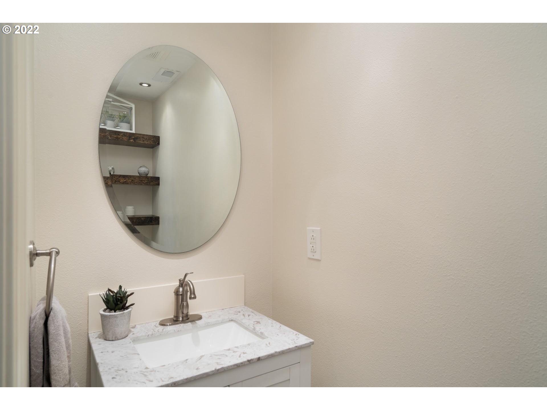 7580 Southwest Erica Place Beaverton, OR 97008 - Photo 17 of 32 Bathroom