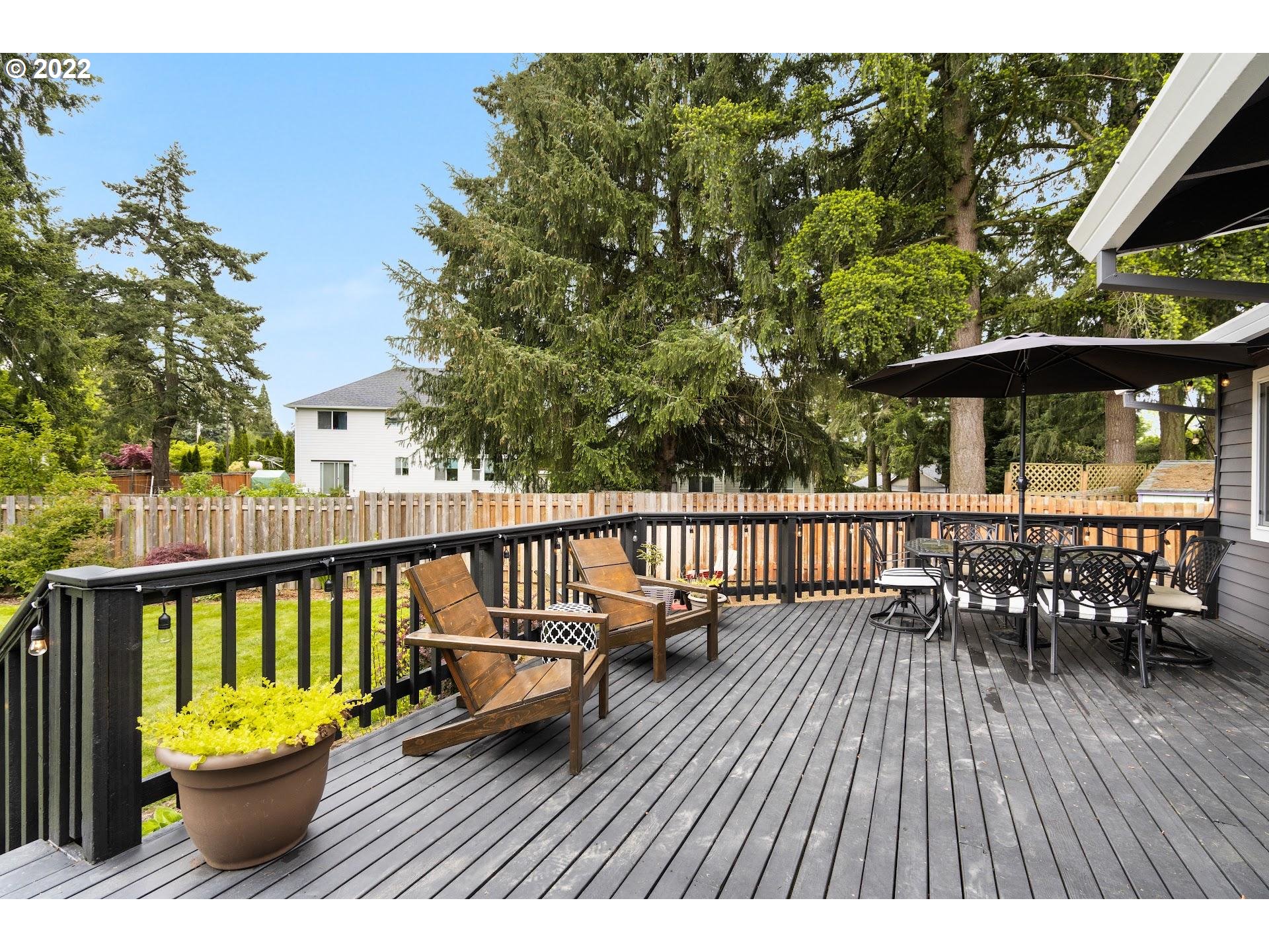 7580 Southwest Erica Place Beaverton, OR 97008 - Photo 25 of 32 Deck