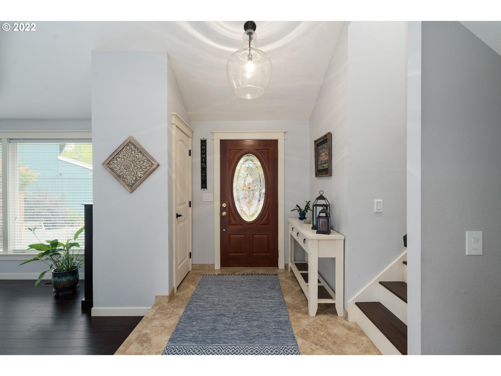 7580 Southwest Erica Place Beaverton, OR 97008 - Photo 3 of 32 Entrance/Foyer