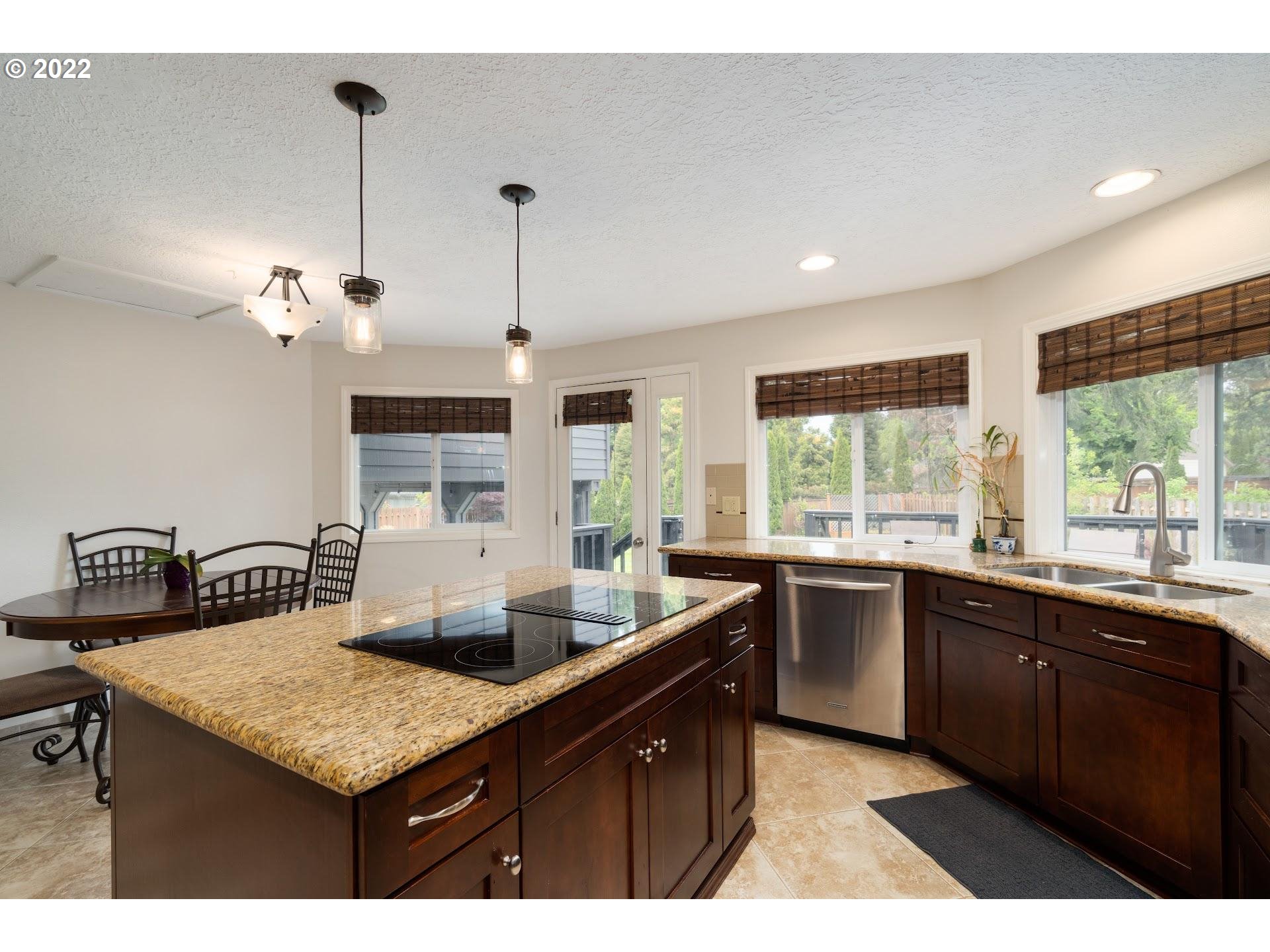 7580 Southwest Erica Place Beaverton, OR 97008 - Photo 8 of 32 Kitchen