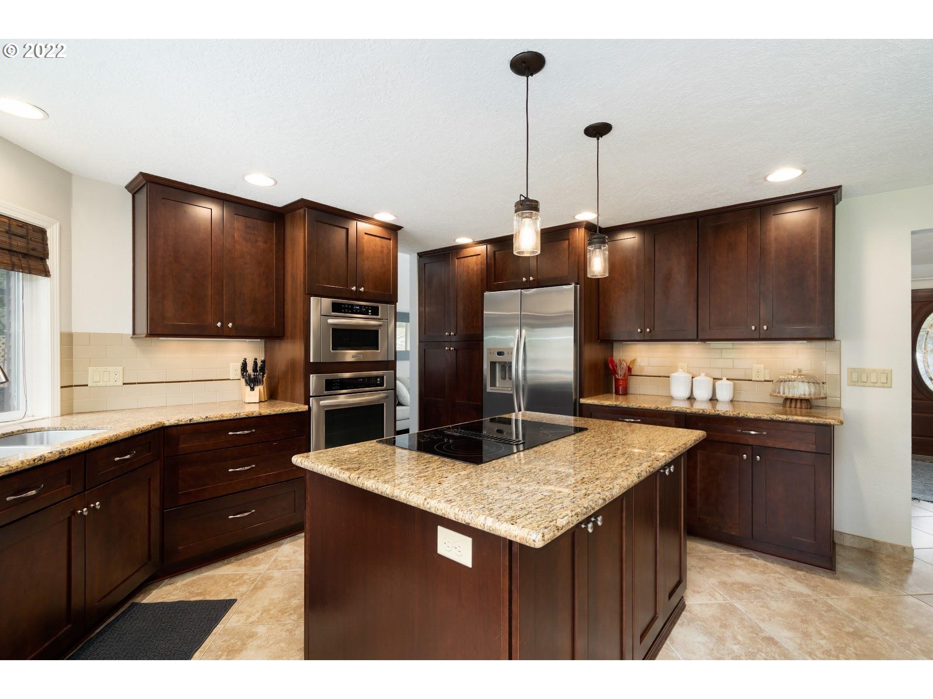 7580 Southwest Erica Place Beaverton, OR 97008 - Photo 10 of 32 Kitchen
