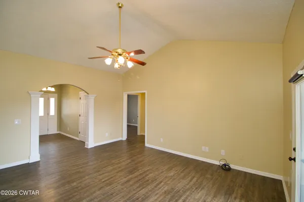 a view of entryway with a floor to ceiling window