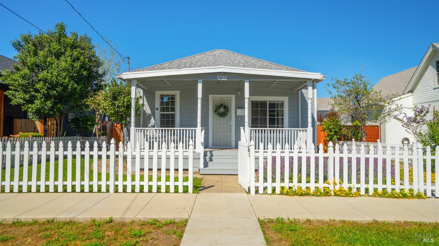 125 Kendal Street Vacaville, CA 95688 - Photo 2 of 45 a front view of a house