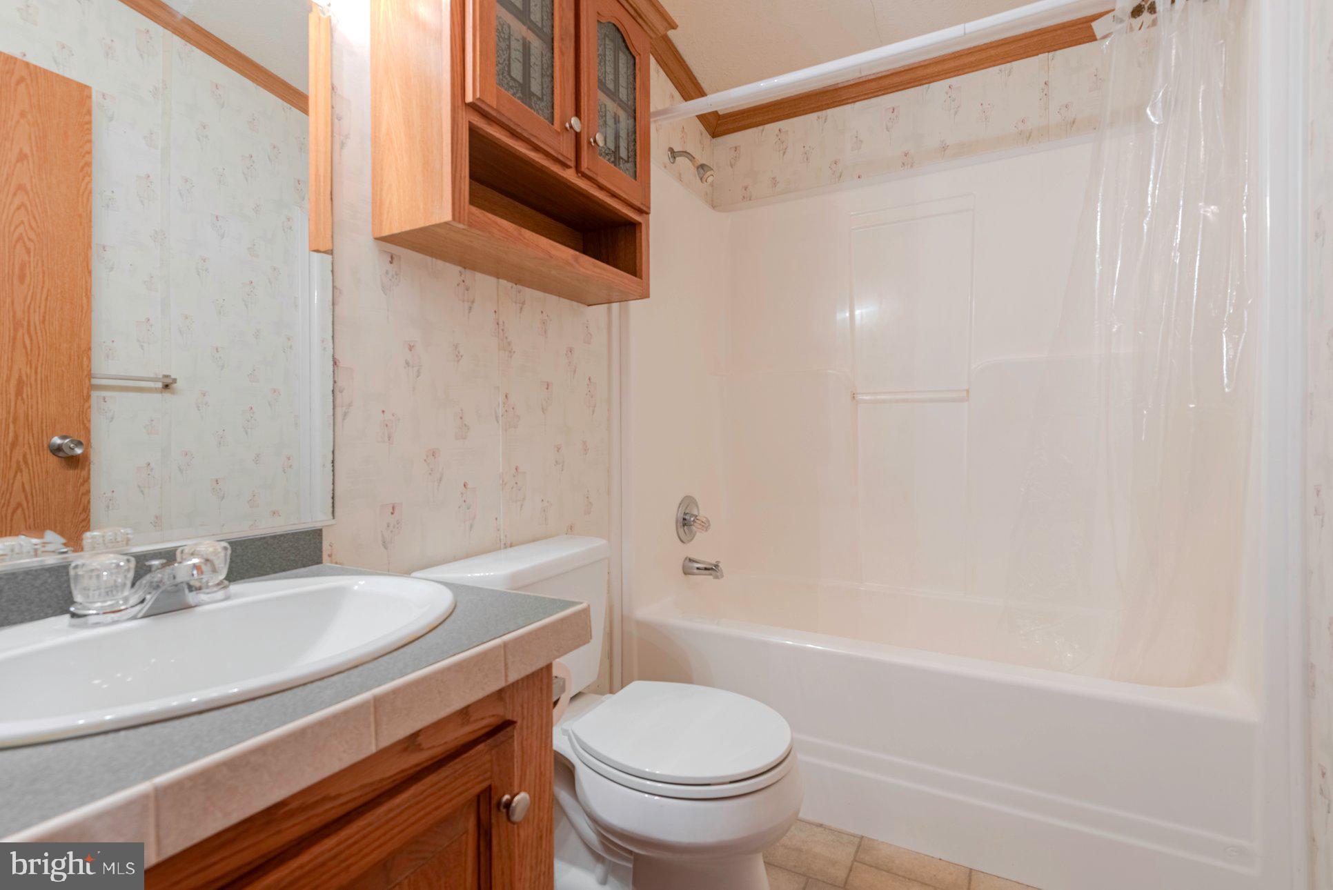 205 Trailway Road Middle River, MD 21220 - Photo 26 of 37 Hall bath