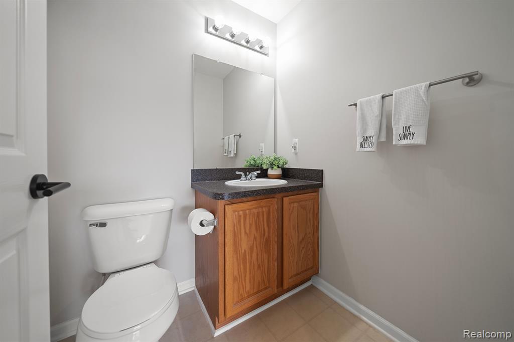 17010 Farmington Road Livonia, MI 48154 - Photo 13 of 28