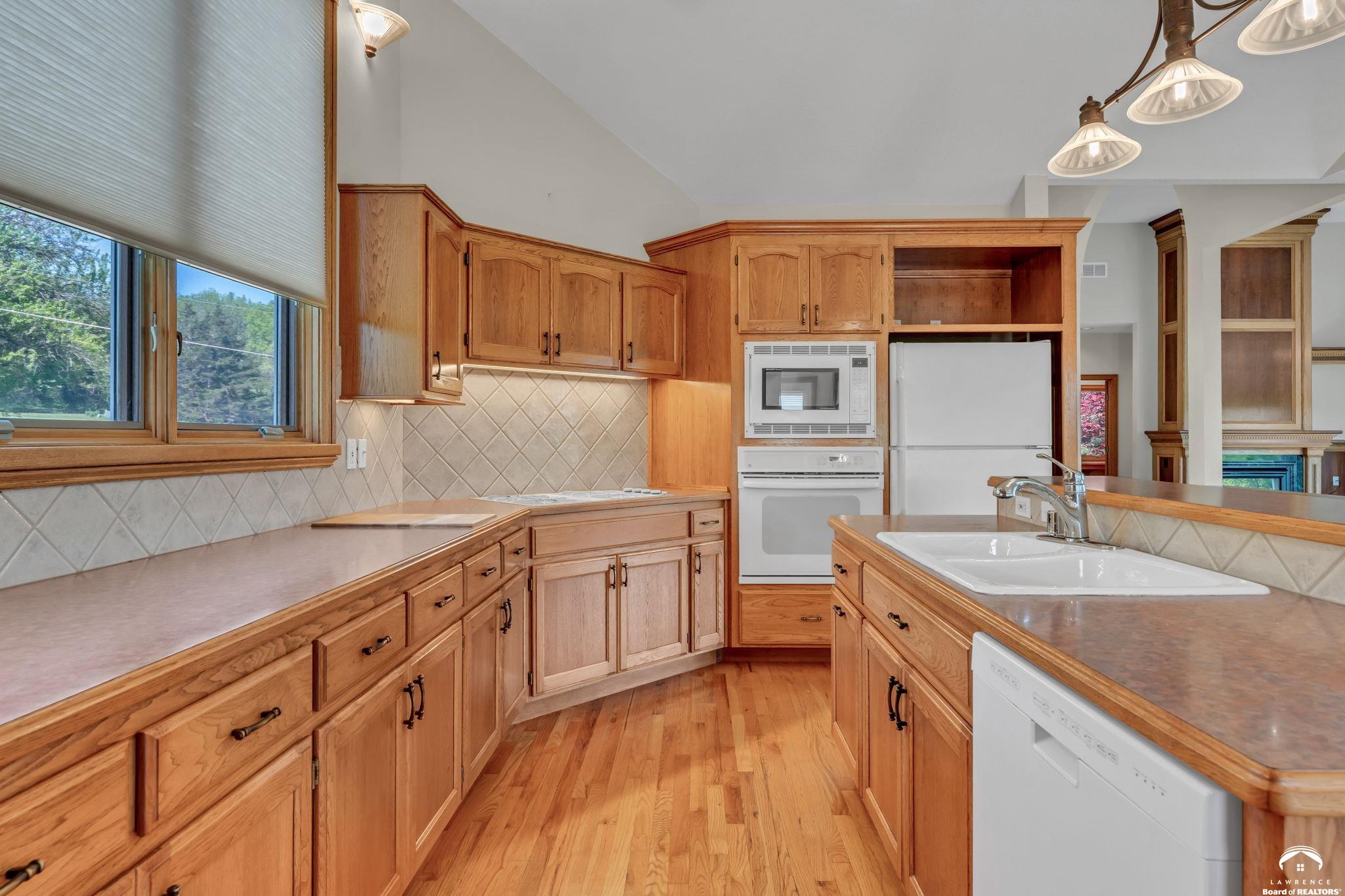 928 East 1279th Road Lawrence, KS 66047 - Photo 39 of 81