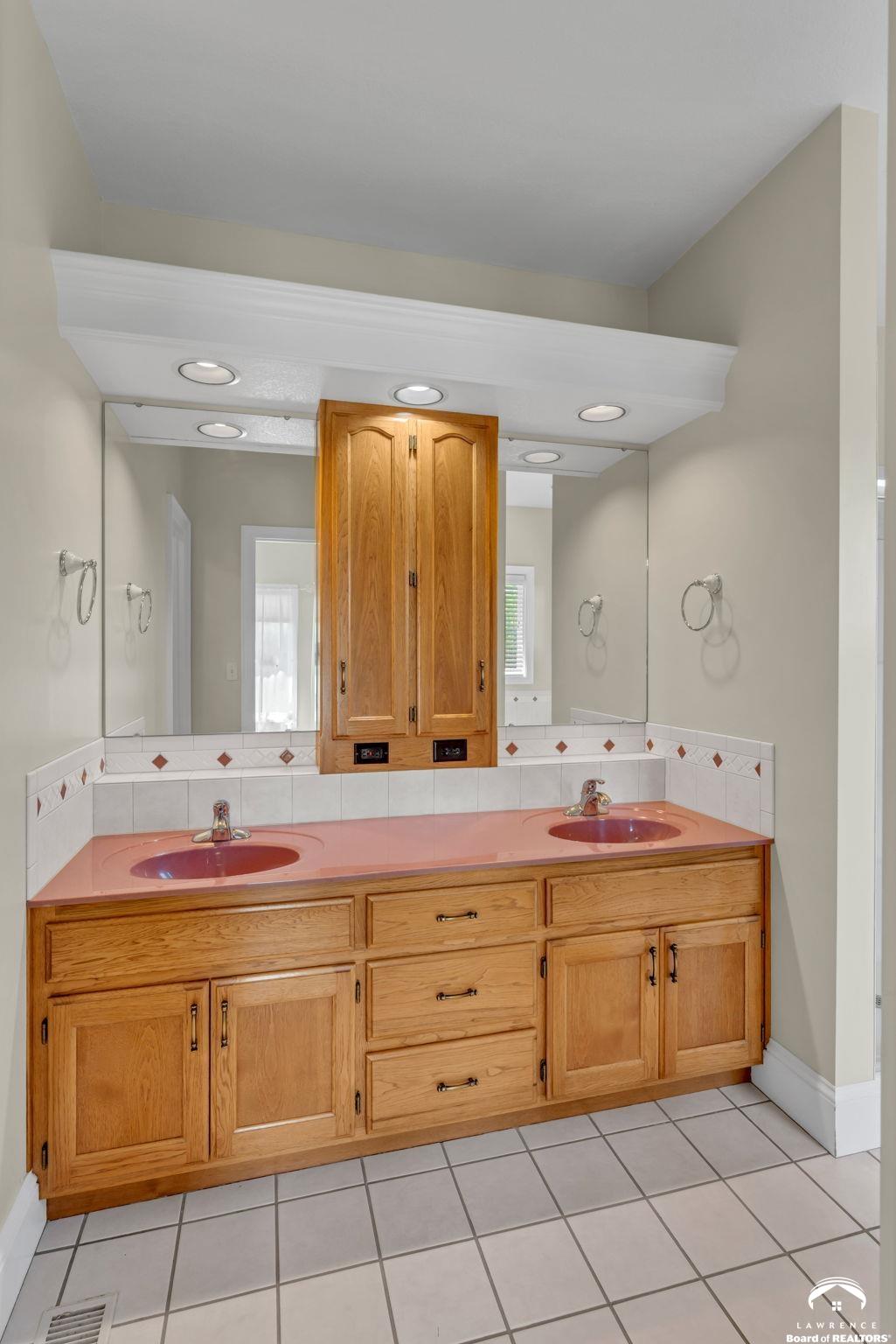 928 East 1279th Road Lawrence, KS 66047 - Photo 54 of 81