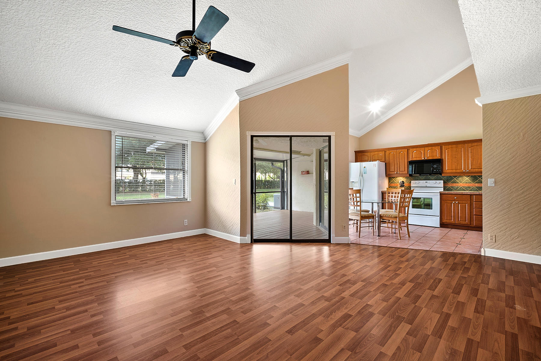 9350 Ketay Circle Boca Raton, FL 33428 - Photo 8 of 32 Living Room/ Eat in Kitchen